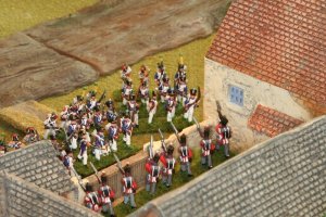 britishdefendingthecourtyard